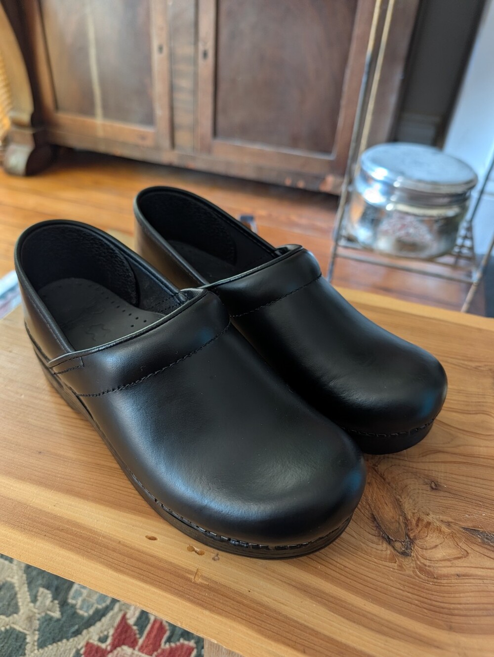 New Dansko Leather Clogs - 39 wide